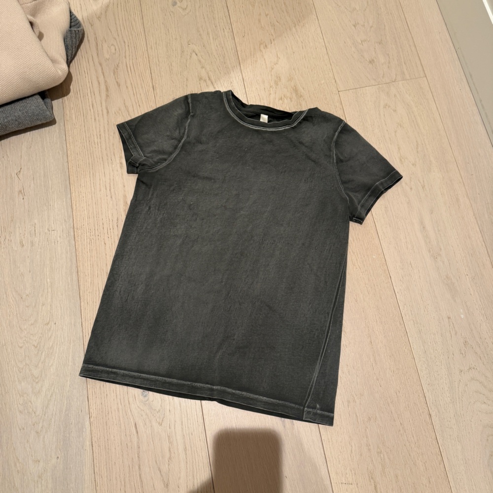 Lauren manoogian T shirt